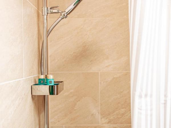 The Glen - GRINDELHOMES : photo 8 de la chambre the gigi apartment