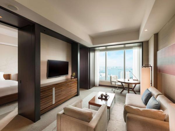 Conrad Tokyo : photo 3 de la chambre suite double avec vue sur la baie