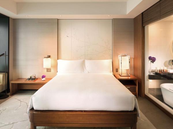 Conrad Tokyo : photo 1 de la chambre chambre lit king-size - vue sur baie
