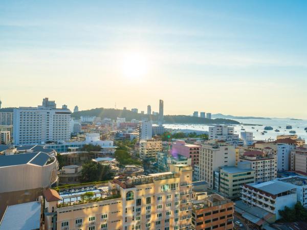 Vacaystation Edge Central Pattaya : photo 3 de la chambre chambre double deluxe