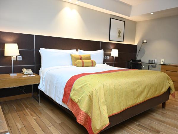 The LaLiT New Delhi : photo 3 de la chambre executive club king room - 10% discount on food & soft beverages, laundry & spa