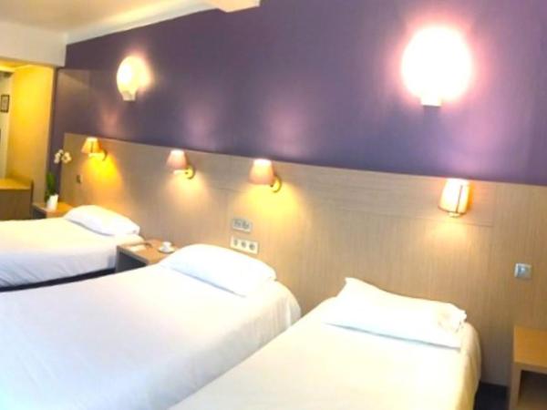 Hôtel Christina Lourdes : photo 9 de la chambre chambre triple