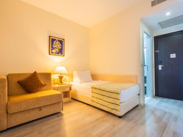 Grand Yazici Club Turban Termal : photo 3 de la chambre chambre familiale (4 adultes)