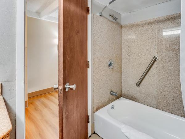 Red Carpet Inn & Suites : photo 3 de la chambre chambre double