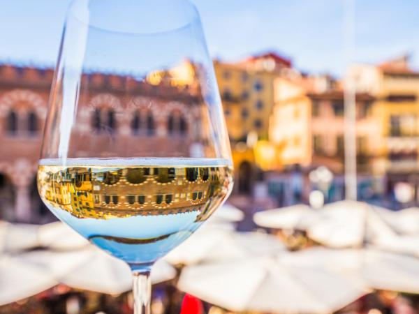 Corte Realdi Suites Piazza Erbe : photo 3 de la chambre appartement supérieur avec balcon en duplex - vue sur ville