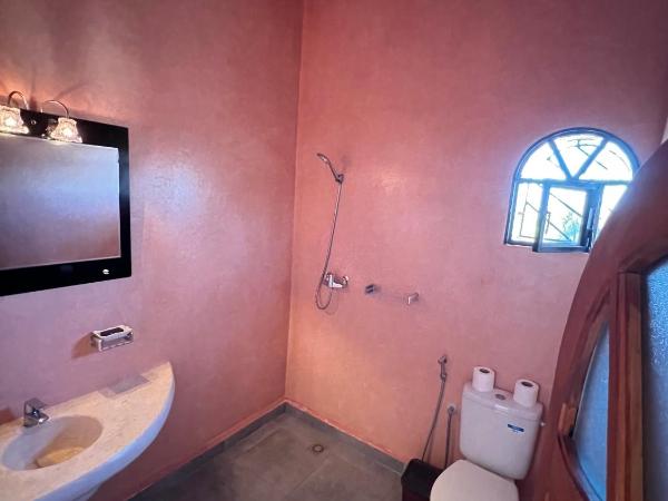 Villa Apollonia - Blissful Garden Paradise with Pool nestled in Nature : photo 4 de la chambre chambre double - vue sur jardin