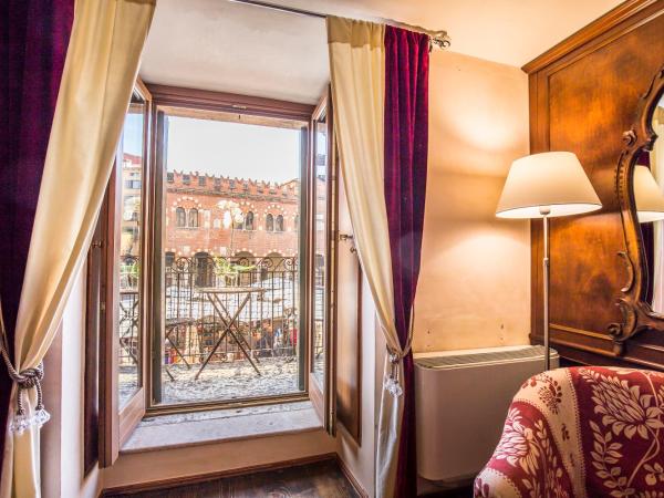 Corte Realdi Suites Piazza Erbe : photo 4 de la chambre appartement supérieur avec balcon en duplex - vue sur ville