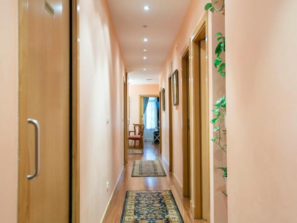Pensión Nuevas Artes : photo 8 de la chambre chambre triple - intérieur