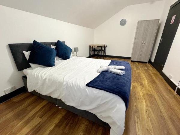 Room only, with Shared bathrooms, option of the entire house if available-NG6 9FE : photo 2 de la chambre chambre double