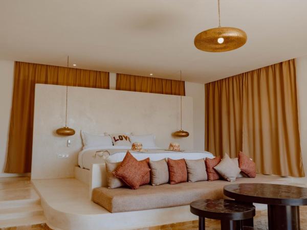 Aarabian lodge : photo 3 de la chambre chambre lit king-size - vue sur montagne