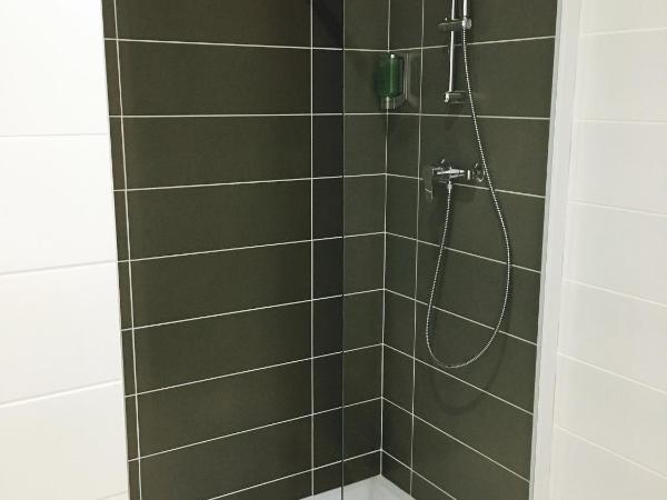 Brit Hotel Martigues Nord : photo 3 de la chambre chambre lits jumeaux - non-fumeurs