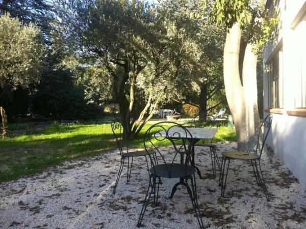 Du Coté de Chez Soi : photo 7 de la chambre chambre double - vue sur piscine