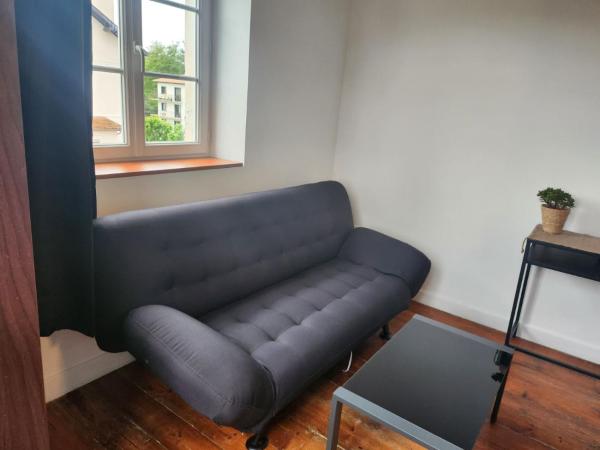 Le Doolies - Holiday Inn : photo 9 de la chambre chambre triple Économique avec salle de bains commune