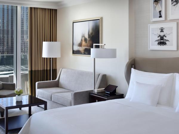 Kempinski The Boulevard Dubai : photo 3 de la chambre grand club burj view room king