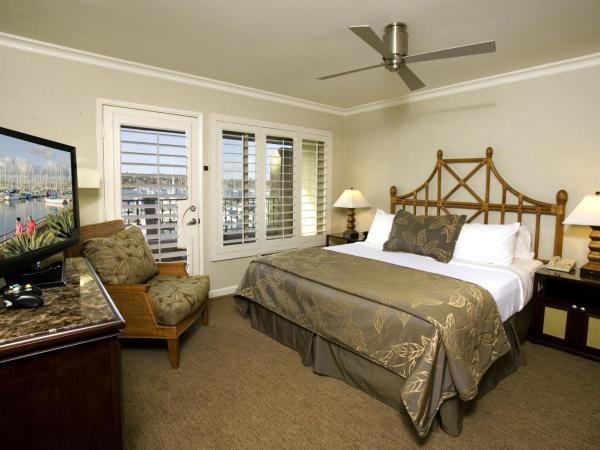 Best Western PLUS Island Palms Hotel & Marina : photo 4 de la chambre suite lit king-size avec canapé-lit - vue sur port de plaisance