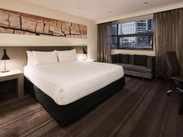Rydges World Square : photo 1 de la chambre chambre lit king-size exécutive