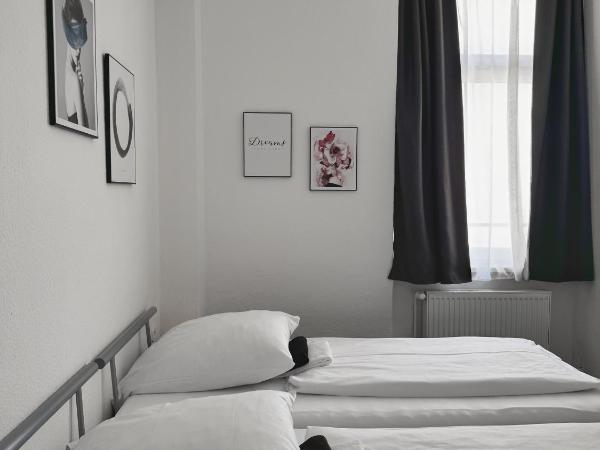 Hotel AVAlex : photo 6 de la chambre chambre double Économique avec salle de bains commune