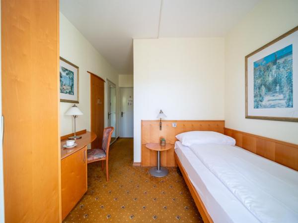 Hotel La Perla : photo 2 de la chambre chambre simple avec balcon