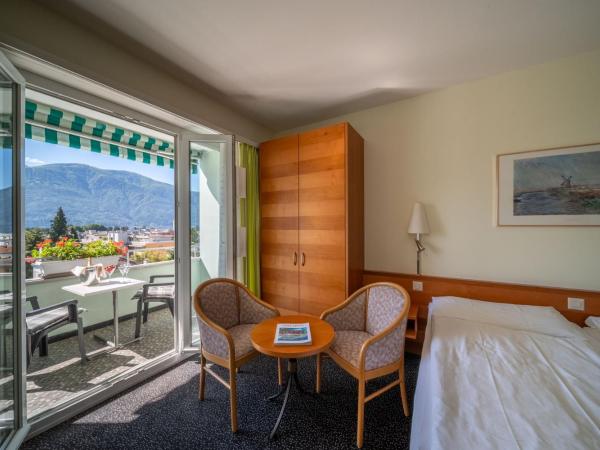 Hotel La Perla : photo 1 de la chambre panorama double room with balcony lake side