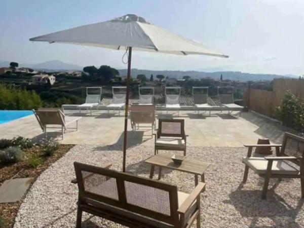 DOMAINE LOU BEL AZUR - Harmonie : photo 8 de la chambre studio avec vue sur jardin