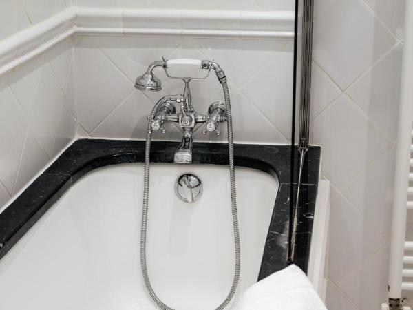 Hotel les Vergers de Saint Paul : photo 9 de la chambre chambre supérieure avec balcon