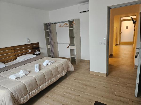 L'Escale : photo 2 de la chambre 102 room apartment to share shared bathroom/toilet