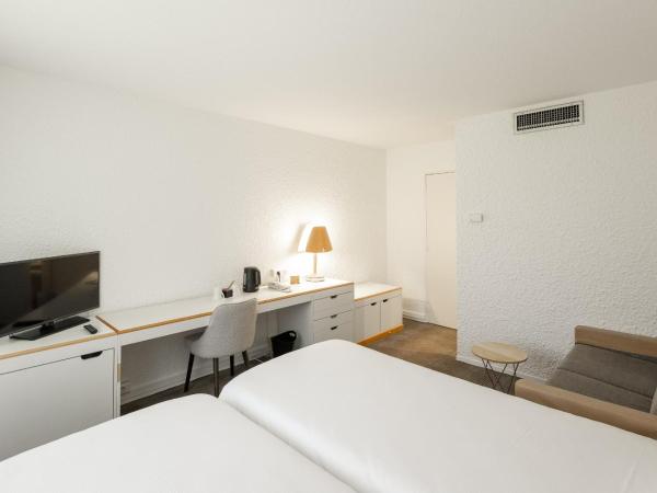 Novotel Macon Nord Autoroute du Soleil : photo 2 de la chambre 2 chambres adjacentes