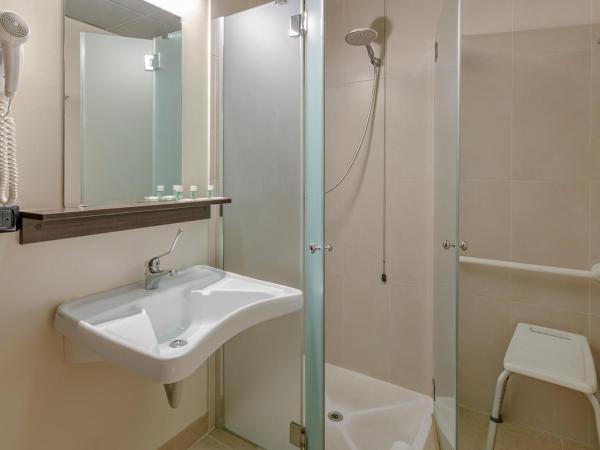 B&B Hotel Firenze City Center : photo 6 de la chambre chambre double - accessible aux personnes à mobilité réduite 