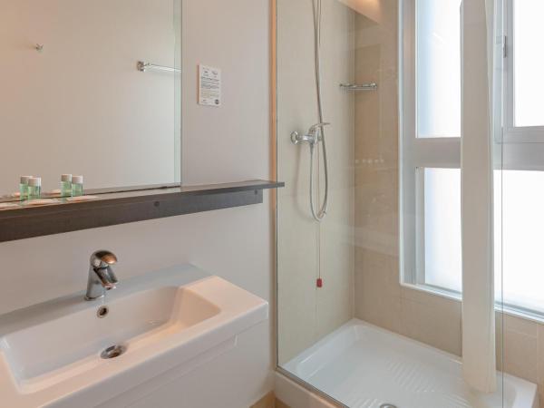 B&B Hotel Firenze City Center : photo 6 de la chambre chambre triple