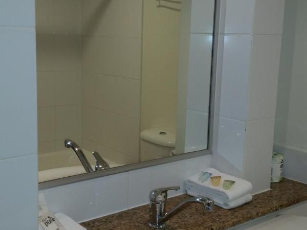 Airport Heritage Motel : photo 5 de la chambre chambre lit queen-size deluxe