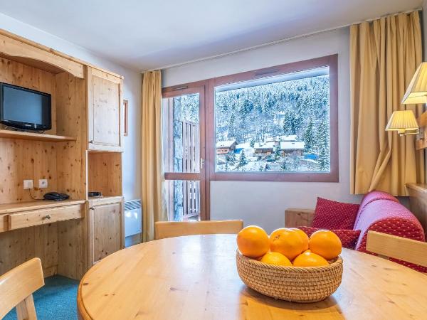 Résidence Pierre & Vacances Le Peillon : photo 4 de la chambre studio avec alcôve (4 personnes)