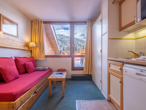 Résidence Pierre & Vacances Le Peillon : photo 4 de la chambre one-bedroom apartment with sleeping alcove and balcony (6 people) - valley view