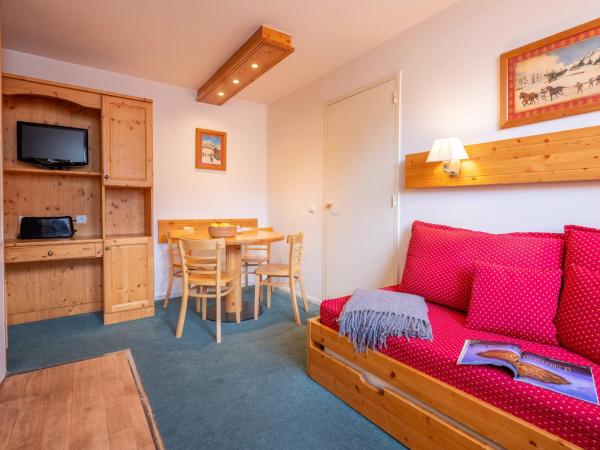 Résidence Pierre & Vacances Le Peillon : photo 7 de la chambre one-bedroom apartment with sleeping alcove and balcony (6 people) - valley view