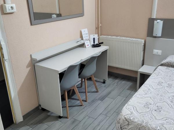 Hotel Barone : photo 3 de la chambre chambre double avec salle de bains privative