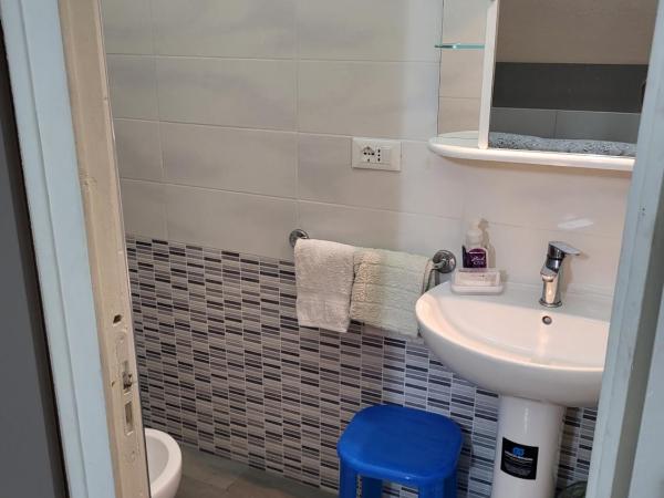 Hotel Barone : photo 6 de la chambre chambre double avec salle de bains privative