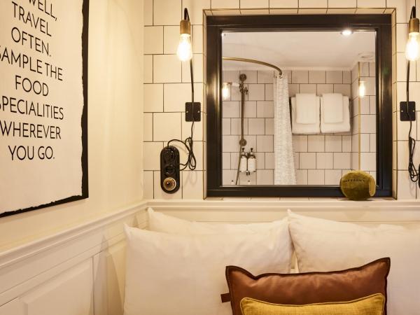 Max Brown Hotel Midtown, part of Sircle Collection : photo 3 de la chambre chambre double de taille moyenne