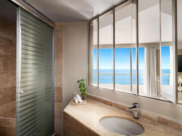 Sunscape Dorado Pacifico Ixtapa Resort & Spa- All Inclusive : photo 1 de la chambre suite familiale sun club - côté océan