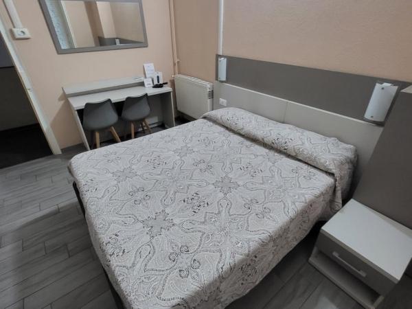 Hotel Barone : photo 9 de la chambre chambre double avec salle de bains privative