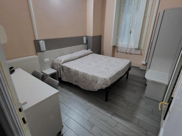 Hotel Barone : photo 10 de la chambre chambre double avec salle de bains privative