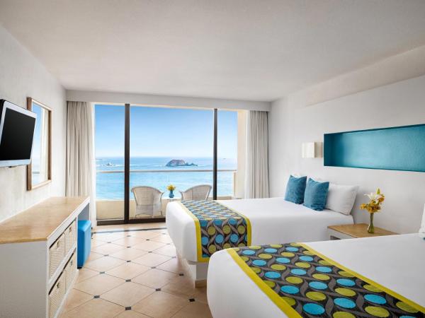 Sunscape Dorado Pacifico Ixtapa Resort & Spa- All Inclusive : photo 1 de la chambre chambre de luxe avec vue sur l'océan