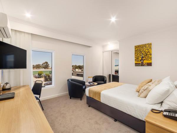 Ciloms Airport Lodge : photo 4 de la chambre chambre exécutive lit queen-size