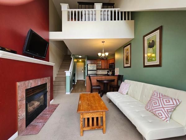 Borgata Lodge Resort : photo 8 de la chambre one-bedroom loft apartment with one queen bed