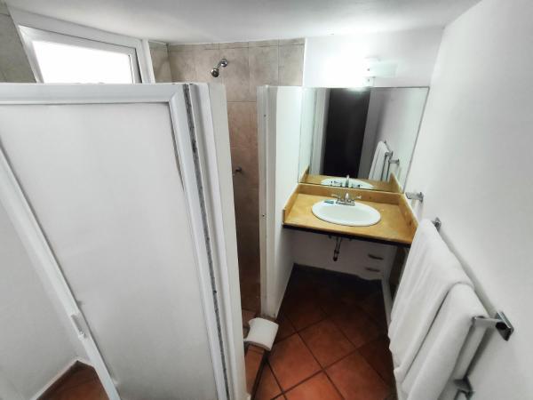 Hotel El Pescador : photo 3 de la chambre chambre lits jumeaux