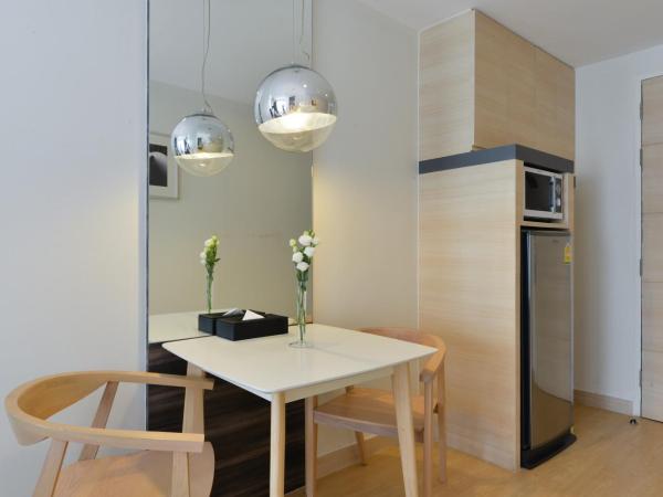 Arize Hotel Sukhumvit : photo 7 de la chambre chambre lits jumeaux deluxe