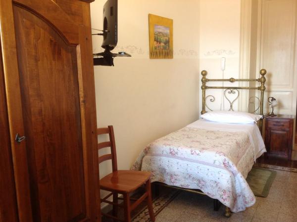 Albergo Cavour : photo 4 de la chambre chambre triple avec salle de bains privative