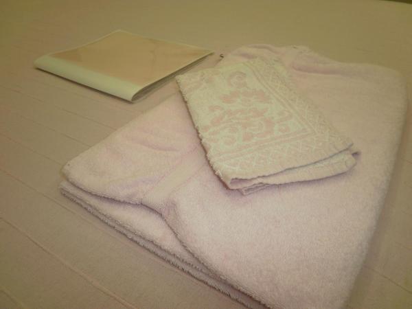 Guest House Erika : photo 1 de la chambre chambre double deluxe (2 adultes + 1 enfant)