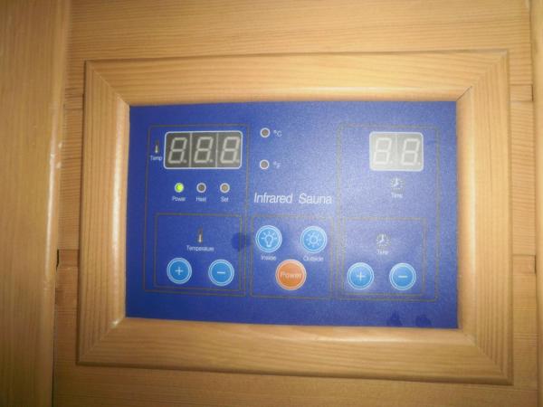 Guest House Erika : photo 2 de la chambre chambre quadruple avec salle de bains privative