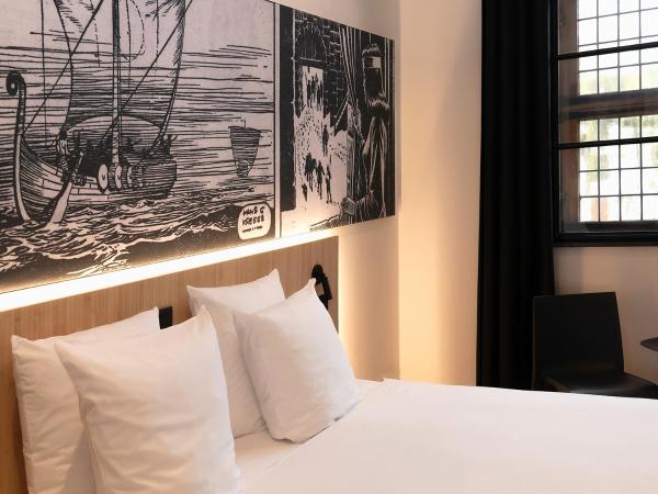 Comic Art Hotel : photo 4 de la chambre chambre double standard - vue sur canal