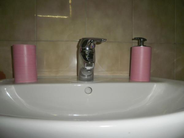 Guest House Erika : photo 7 de la chambre chambre double deluxe (2 adultes + 1 enfant)