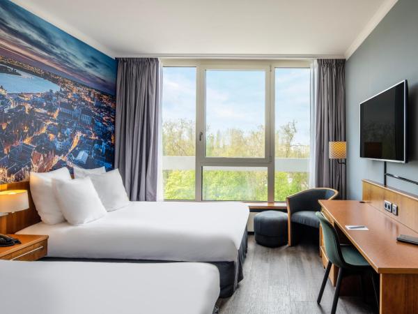 Crowne Plaza Antwerpen, an IHG Hotel : photo 1 de la chambre chambre standard avec 2 lits queen-size